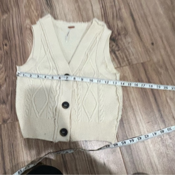 Free People Cropped Denson Cable Sweater Vest - Picture 11 of 12